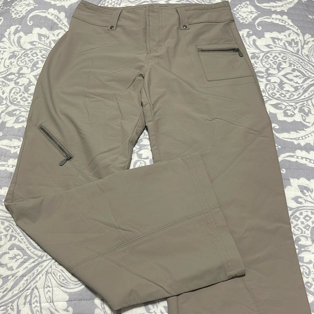 Athleta Calaveras mesh lined pants